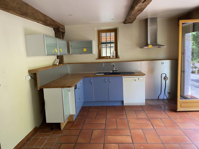Débarrassage de l'ancienne cuisine avant travaux de rénovation à Aix-les-Bains