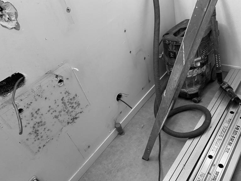 Pont thermique et mauvaise isolation phonique avant rénovation – appartement Aix-les-Bains